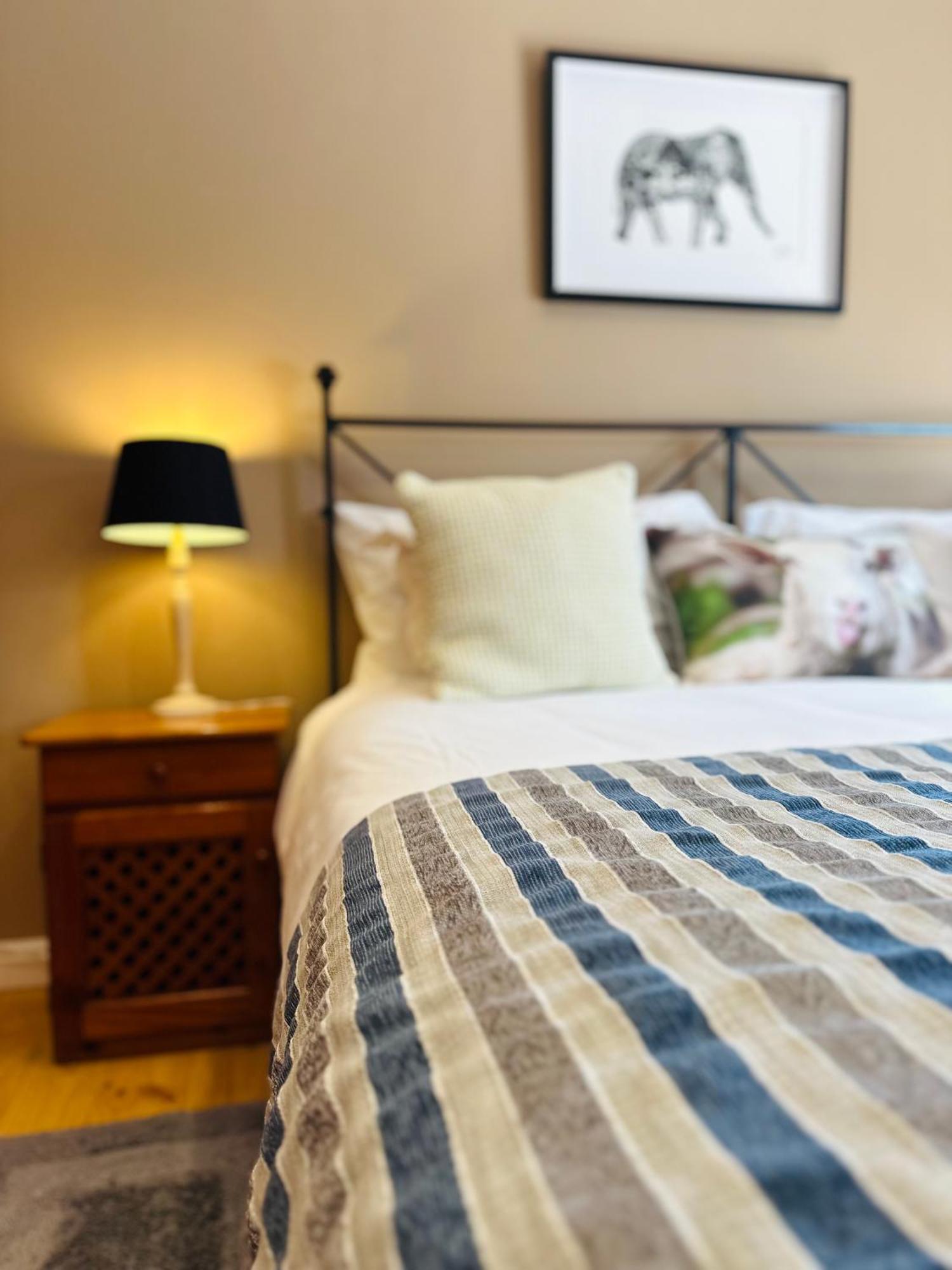Vine Guesthouse Stellenbosch Bagian luar foto